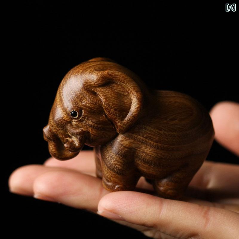 置物 車内装飾 緑白檀 彫刻 ハンドル 家庭 動物 小さめ 装飾品 象 木 縁起の 象 希望 小物 置物 インテリア ワンポイント アイテム かわいい