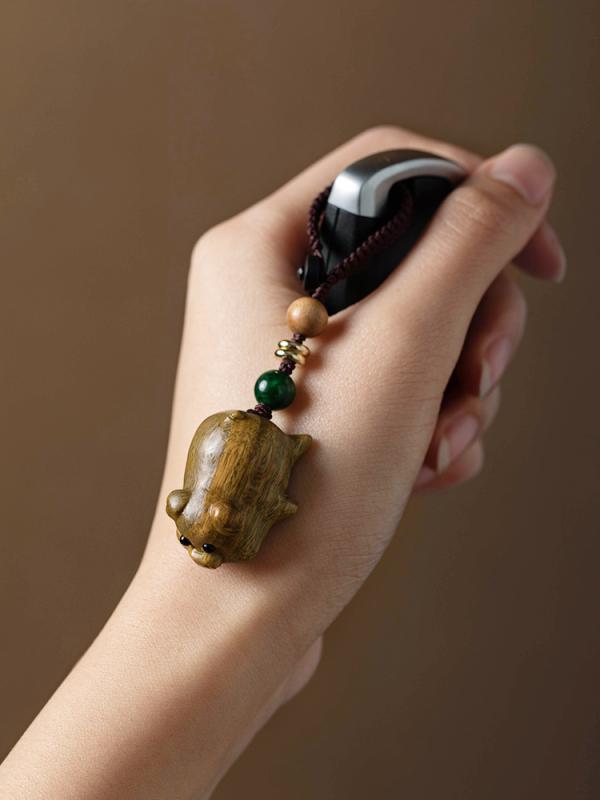 ペンダント レトロ 黒檀 ラッキー ブタ キーホルダー メンズ 携帯電話 チェーン レディース 車 キーペンダント 祈願 ギフト 干支