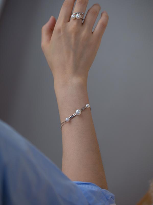 SWAROVSKI - パールブレスレット 調節可能 シルバーゴールド メッキ パールブレスレット シルバーゴールド 調節可能 軽奢
