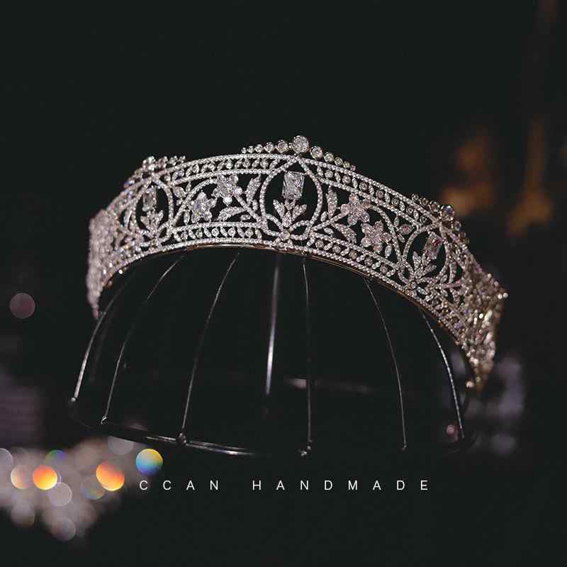 ティアラ ヘアアクセサリー クラウン 花嫁 結婚式 ドレス ウェディング 写真撮影 アクセサリー ブライダル カチューシャ 王冠