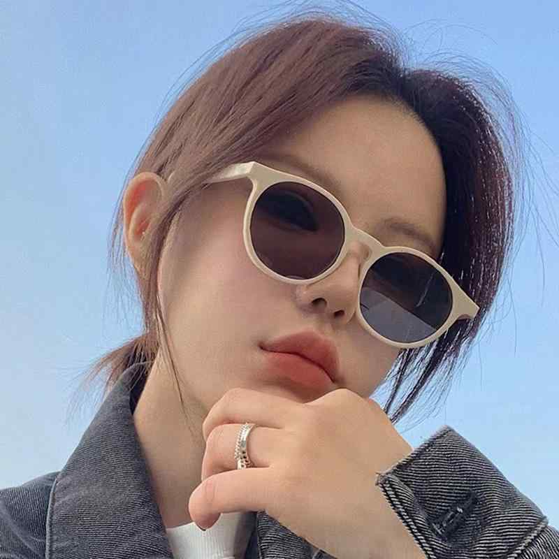 Other - サングラス おしゃれ 韓国 楕円形 ベージュ 小さめフレーム サングラス 女の子 抗UVサングラス ユニセックス