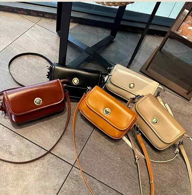 Rakuten - レディース バック 牛革 ミニ コンパクト 小型 ショルダー クロスボディ ポシェット ストラップ 2本 横長 長方形 立体型 ステッチ 黒 茶 緑 6 エレガント 革 ミニマル シック おしゃれ
