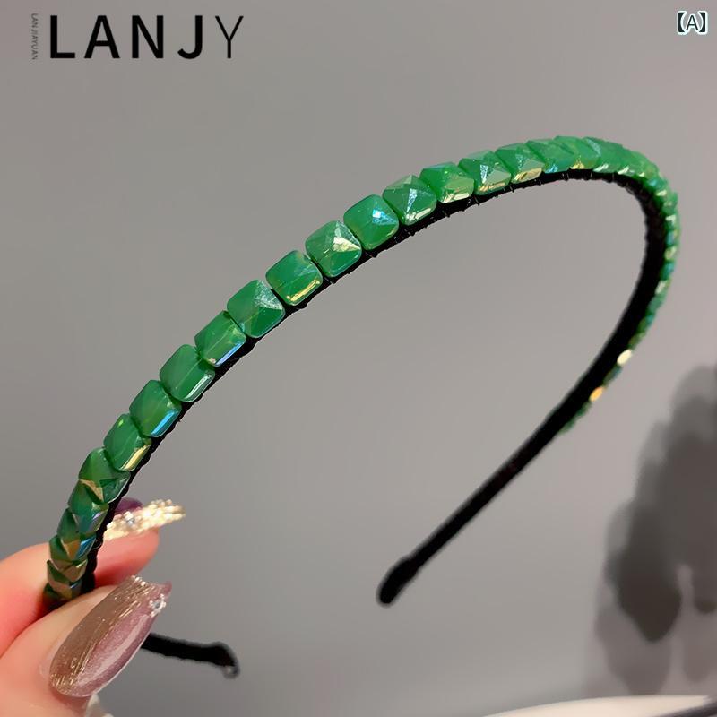 カチューシャ グリーン 韓国 ビジュー キラキラ 煌めき ヘアバンド ヘアアクセサリー 小顔効果 豪華感 おしゃれ かわいい 普段使い使い 快適アイテム(4.0)