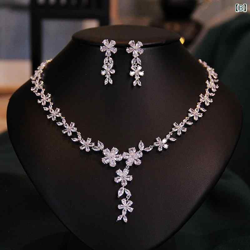 セキュアデポのアクセサリー ネックレス ブライダル ピアス セット 結婚式 ウェディング ドレスアップ ディナー パーティー 豪華感 花 雫｜アングル2