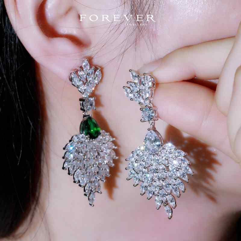 花嫁 ウェディング エレガント ゴージャス ピアス レディース きらきら 韓国 結婚式 パーティー おしゃれ 記念日 ギフト