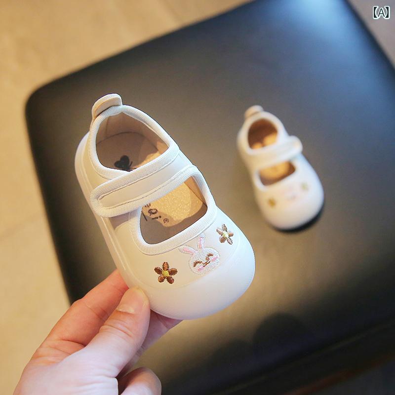 ベビー キッズ シューズ 靴 春秋 ソフトソール 幼児 刺繍 プリンセス 革靴 滑りにくい キック防止 女の..