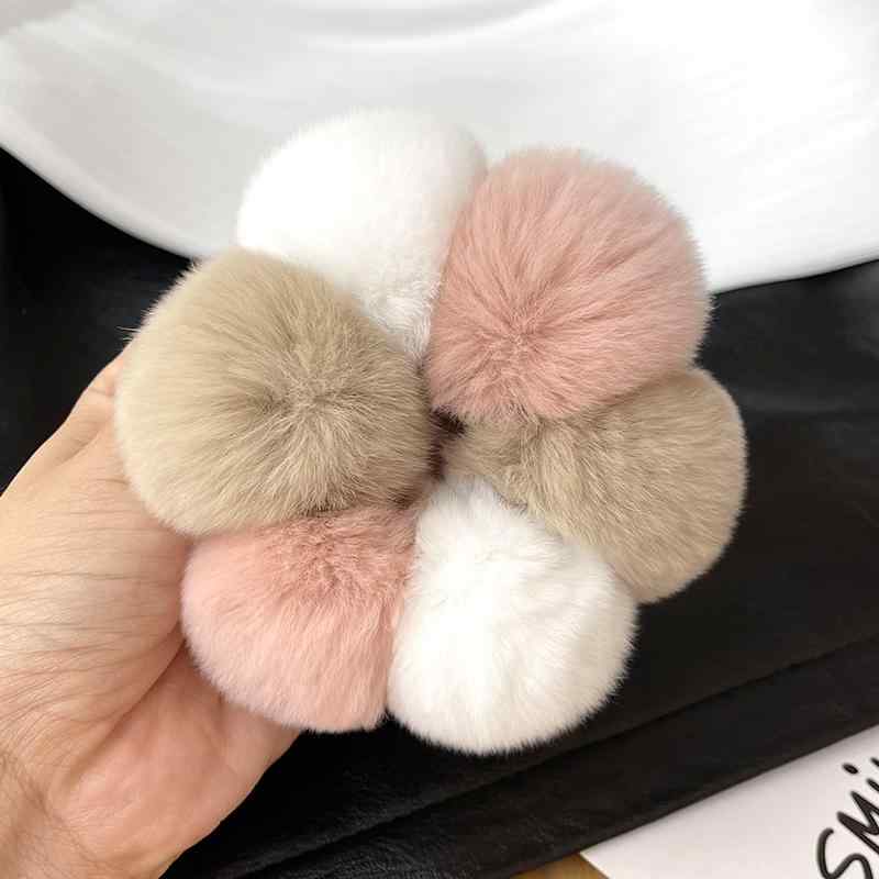 髪飾り かわいい ボール ヘアバンド 韓国 ファーアクセサリー ヘアゴム ヘッドバンド レディース 女の..