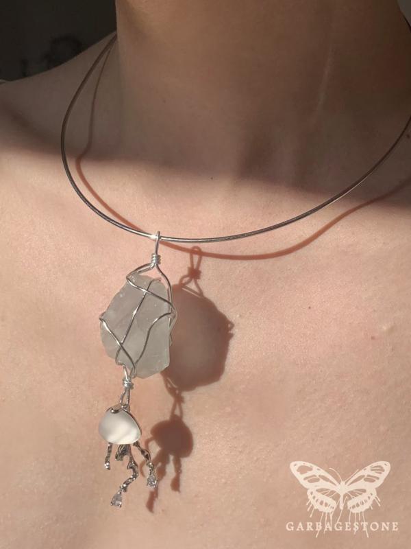 レディース おしゃれ ネックレス クラゲ ペンダント 象嵌 チョーカー