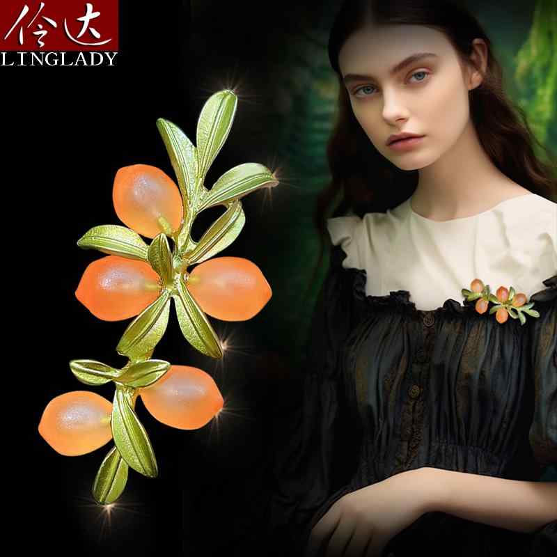 ブローチ おしゃれ ジュエリー 韓国 森 レディース 小さめ さわやか 桃 コサージュ 入学式 卒業式 コー..