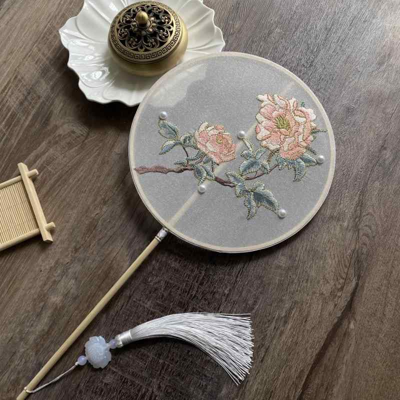 扇 うちわ ファン おしゃれ 刺繍 レディース レトロ 踊り 扇子 チャイナ風 宮殿 子供 夏 アクセサリー ..