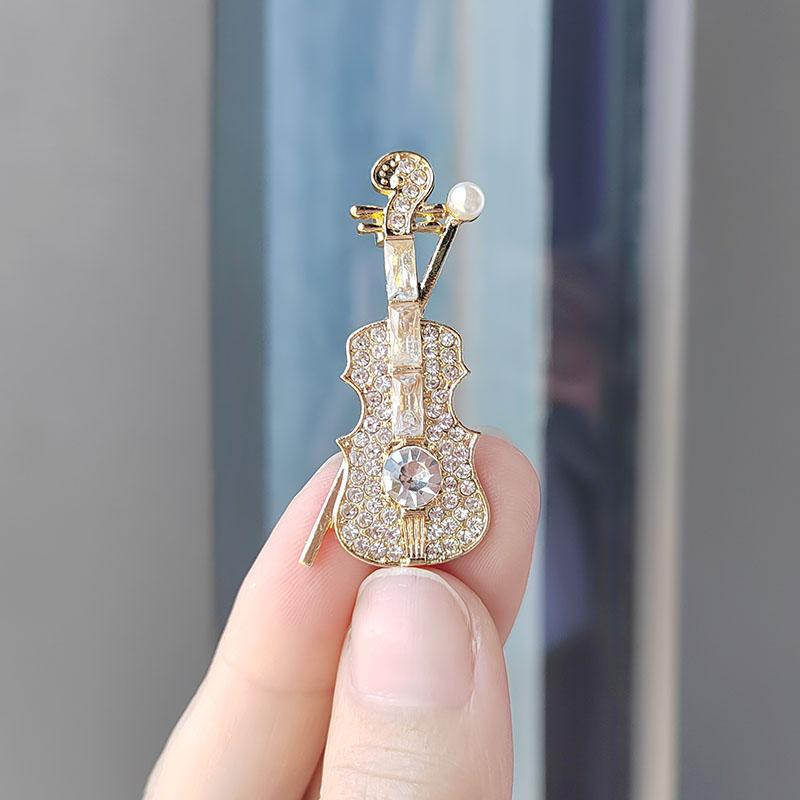 ブローチ おしゃれ 精巧 バイオリン エレガント 軽量 シンプル メモ ピン アクセサリー レディース ラインストーン