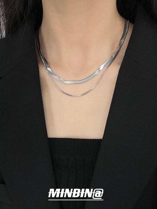 アクセサリー メンズ ネックレス 二層 スネーク ボーン チェーン 女性 コールド チタン鋼 ヒップ ホップ ライト 鎖骨 チェーン