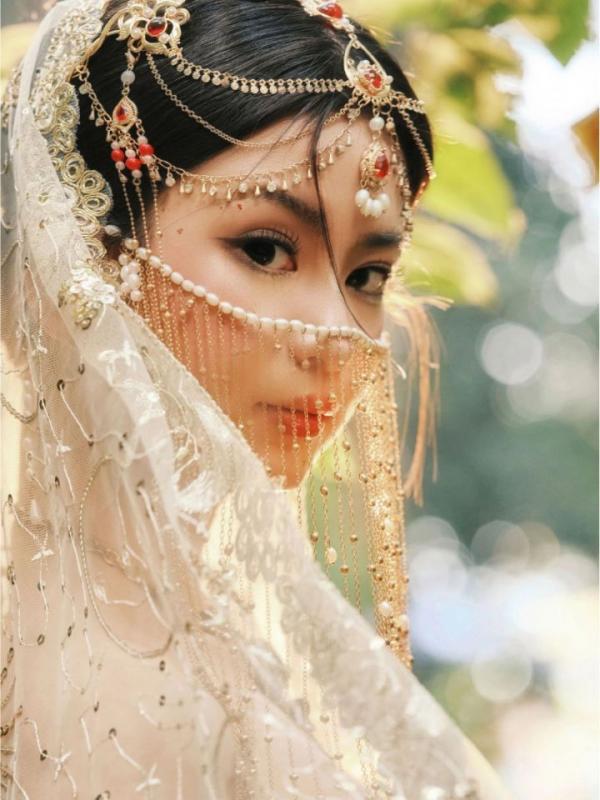 ドレス ヘッド 敦煌 エキゾチック ヘア バンド 西部 地域 プリンセス タッセル 眉毛 ペンダント レトロ 衣装 漢服 頭飾り 雲南 麗江 レトロ ヘア