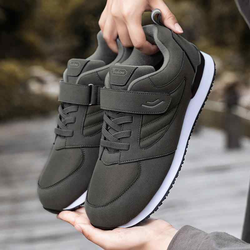 秋 冬 春 カジュアル ウォーキング シューズ 高齢者 靴 柔らかい 底 お父さん 靴 滑り止め 暖かい(4.0)