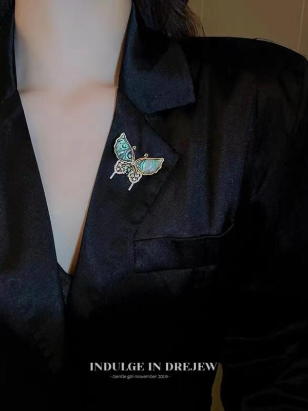 コート レディース ブローチ おしゃれ 入学式 フレンチ レトロ超 美しい シェル エメラルド 蝶 ブローチ コサージュ スーツ