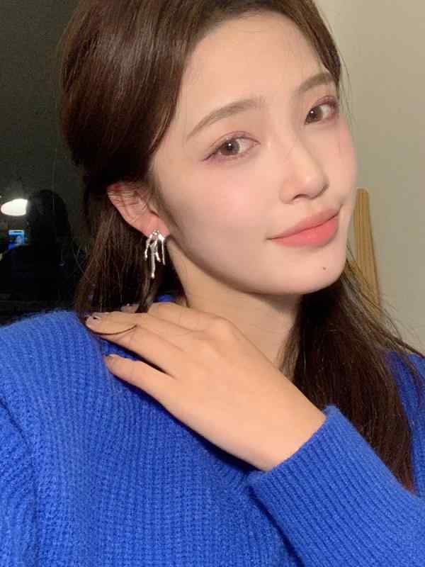 アクセサリー レディース 秋 冬 ピアス かわいい センス 溶岩 液体非対称 イヤリング クール メタル 甘くて クール イヤリング 耳 ジュエリー