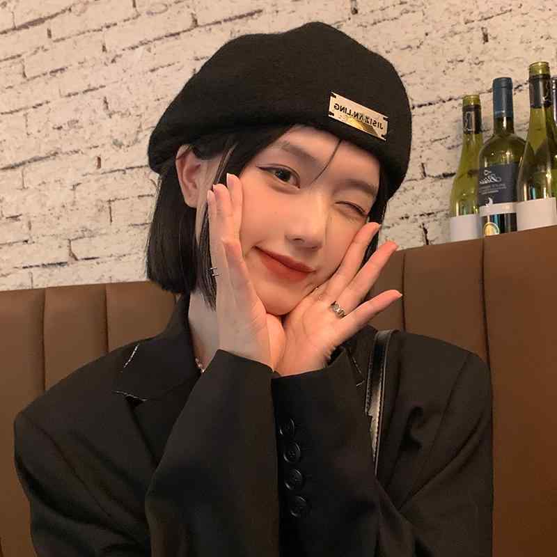 レディース 秋 冬 ウール ハンチング帽 おしゃれ メタル ラベル ベレー 帽 大きい 頭囲 後ろ向き 帽子 黒 韓国 顔 見せ 小さめ 帽子