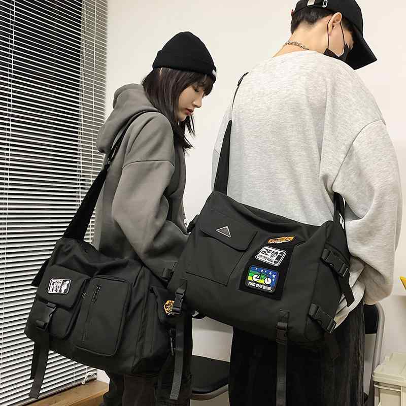 バッグ ショルダーバッグ メンズ クロス ボディバッグ 大容量 韓国 カジュアル 荷物 防水 トラベル イン レディースバッグ メンズ