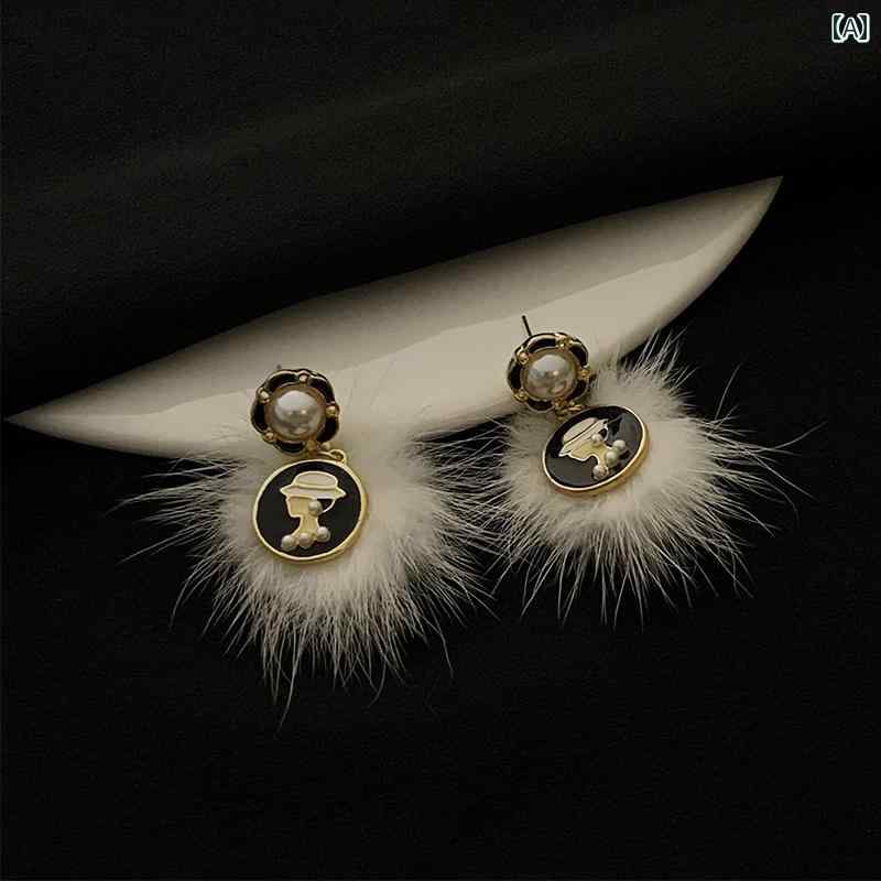 ピアス レディース アクセサリー レトロ 宮殿 ファーボール イヤリング 秋冬 優 ぬぐるみ イヤリング シンプル ここ イヤリング