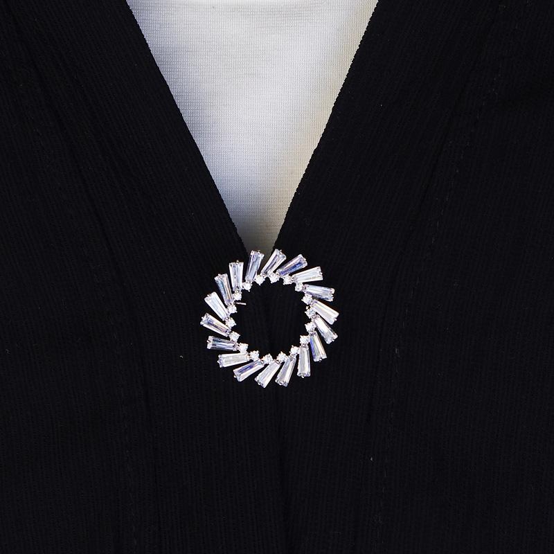 アクセサリー ブローチ おしゃれ スーツ ピン 装飾 シンプル ラウンド 露出 防止 バックル 小さい 女性 服 固定 スカート ウエスト