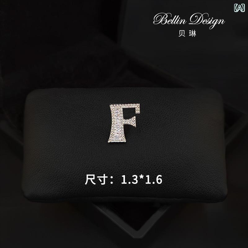 ブローチ おしゃれ 英語名 露出 防止 バックル 韓国 クリスタル 文字 ミニ ピン 固定 衣類 装飾