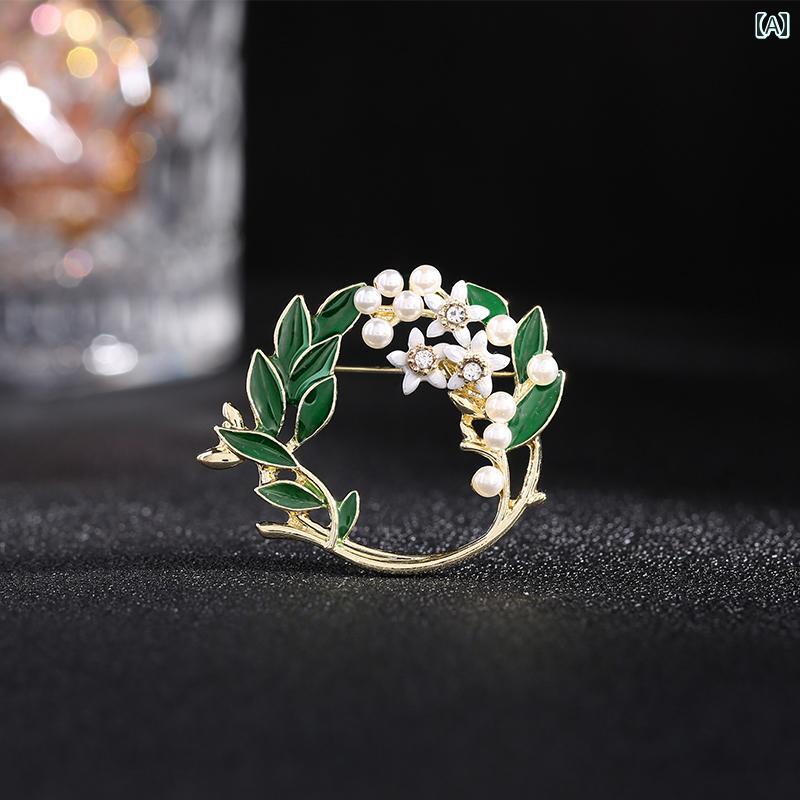 レディース ブローチ 卒業式 入学式 おしゃれ クチナシ エレガント 文学 パール グリーンリーフ コサー..