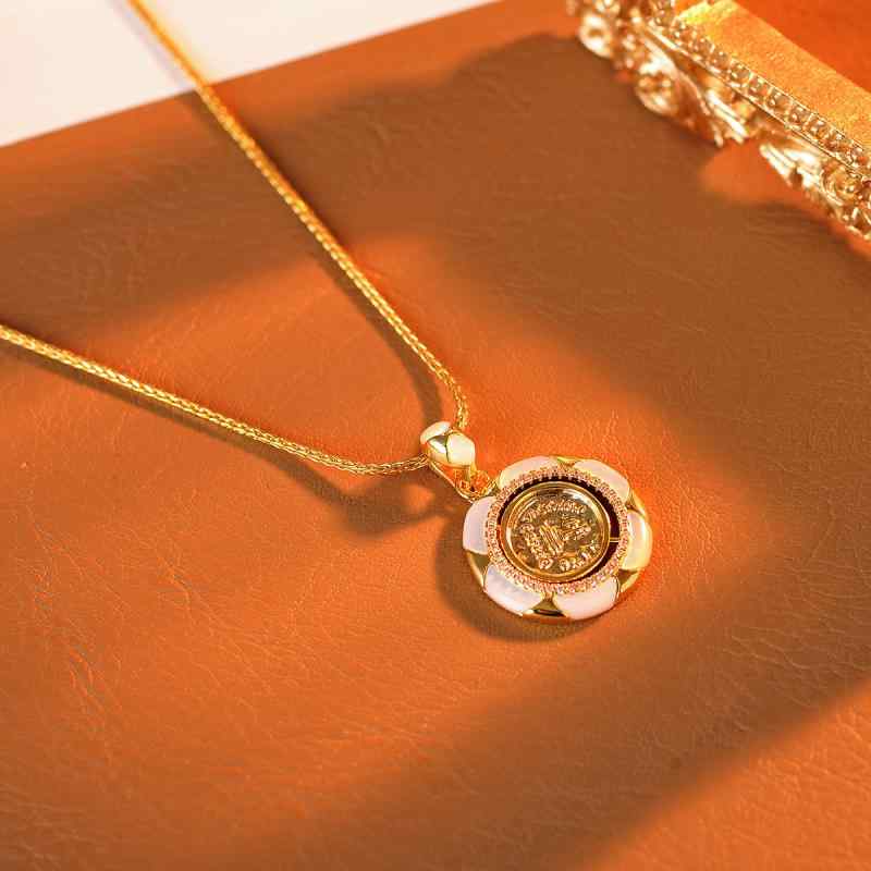Garnet - ネックレス レディース レトロ ヴィンテージ風 白蝶貝彫刻 立体古銭 回転式ペンダント ゴールドメッキ 銅製 鎖骨チェーン ラウンド 幾何学デザイン