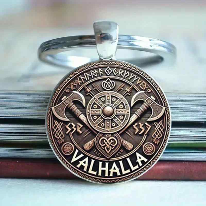 キーホルダー おしゃれ 個性的 かっこいい ユニーク バイキングスタイル 両手斧 円形盾 デザイン ガラス製 キーリング キーチェーン プレゼント ギフト かわいい ハロウィン