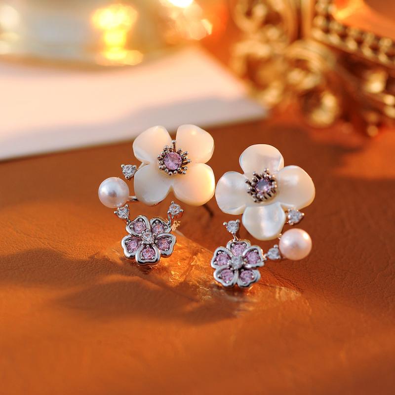 アクセサリー レディース マザーオブパール パール 花 フラワー ネックレス ピアス イヤリング セット 上品 エレガント フェミニン 清楚 大人かわいい きれいめ 電気メッキ加工 華やか プレゼント デイリーユース