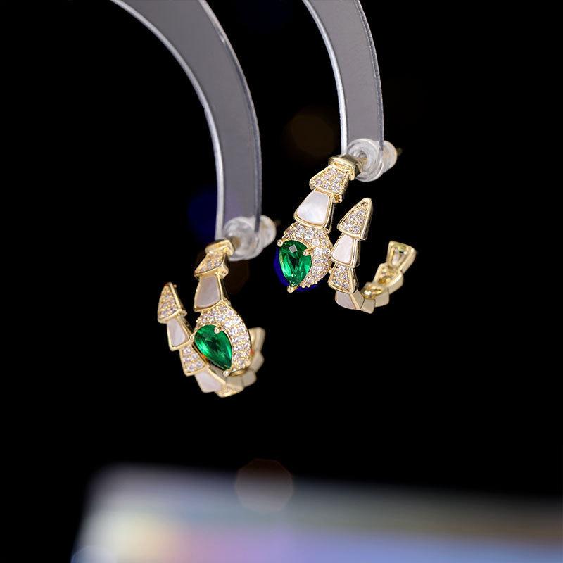 ピアス レディース 女性用 欧米風 蛇骨 スネーク 白母貝 シェル ジルコニア 個性的 おしゃれ 繊細 電気メッキ加工 S925銀ポスト シルバー ゴールド イヤリング