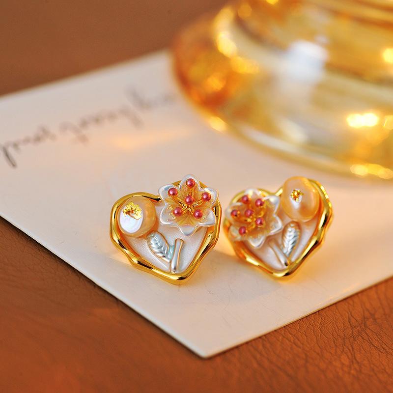 ピアス レディース 電気メッキ加工 天然淡水パール 銅合金製 ハート フラワー 幾何学モチーフ 上品 個性的 ライトラグジュアリー アンティーク風 新中華風 アート風デザイン