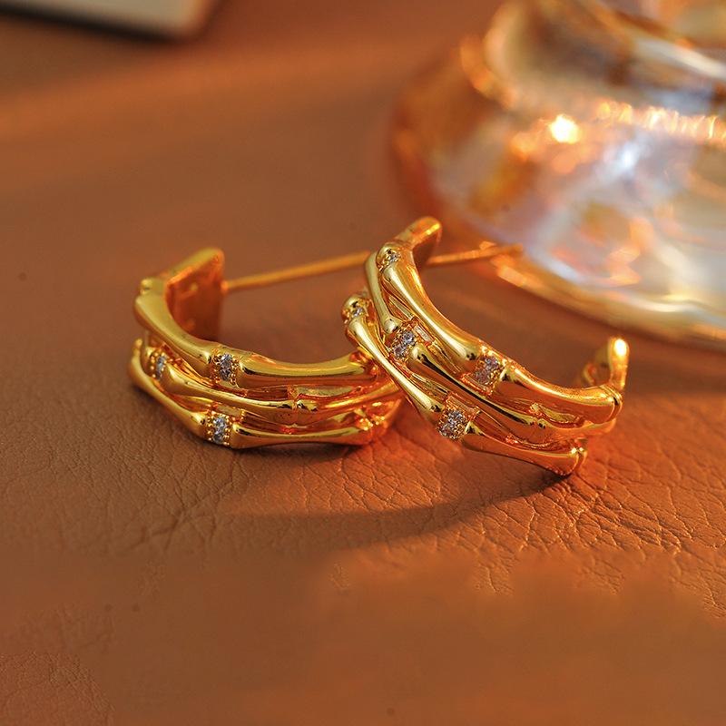 ピアス イヤリング レトロ 多層 竹節 C型 半円 メタル 個性派 キラキラジルコニア 欧米風 通勤スタイル 銅合金 電気メッキ 幾何学