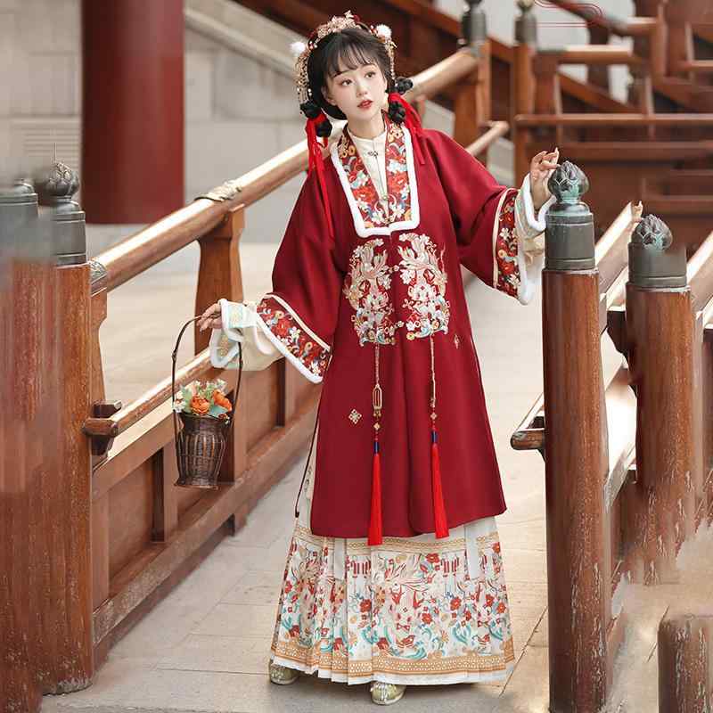 伝統衣装 レディース 裏起毛 暖かい 防寒 刺繍 花柄 新年 お正月 晴れ着 馬面スカート セットアップ チャイナ風 モダン エレガント 秋冬 女性用 ポリエステル