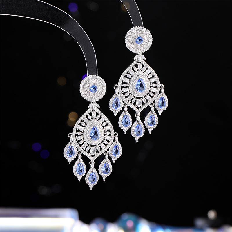 SWAROVSKI - ピアス イヤリング レディース ロング ドロップ タッセル 揺れる カラージルコニア 上質 高級感 ボヘミアン レトロ 異国情緒 欧米風 ブライダル 結婚式 花嫁