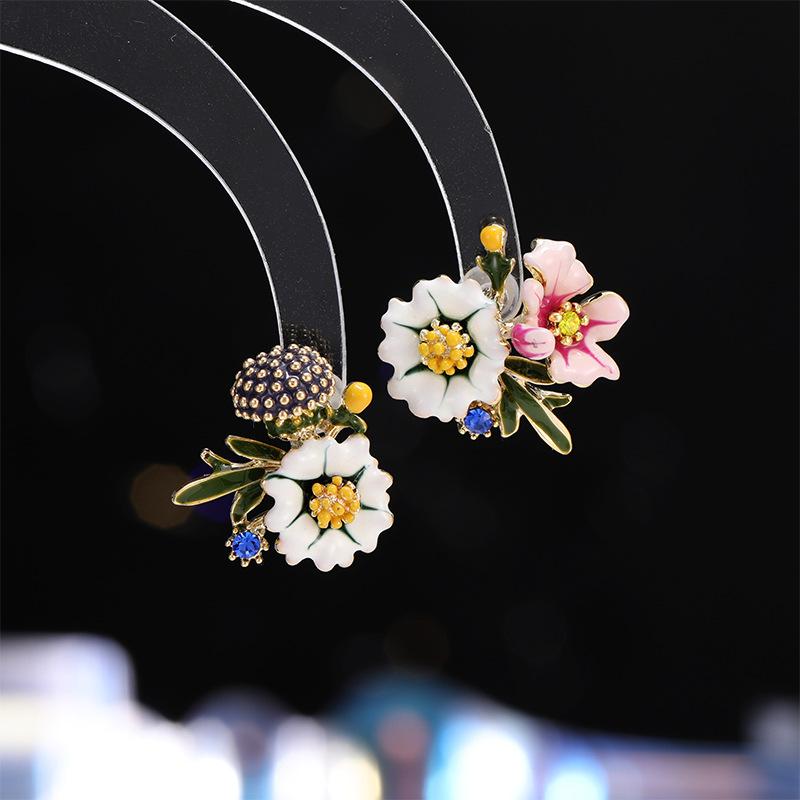 红珊瑚 - ピアス レディース S925シルバーポスト アシンメトリー ひまわり デイジー 花 フラワーモチーフ かわいい エレガント 上品 スイート フェミニン クリア ピンク ブルー 電気メッキ加工 普段使い トレンド アクセサリー