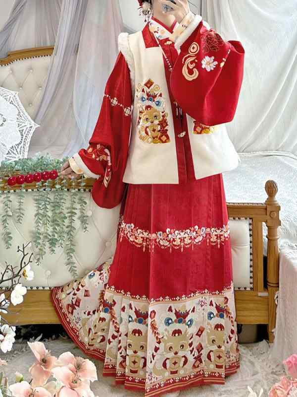 漢服 レディース セットアップ 明朝風 オリジナルデザイン スクエアネック 刺繍 比甲 ベスト 馬面裙 プリーツスカート 裏起毛 暖か 秋冬 お正月 年末年始 普段着 デイリーユース