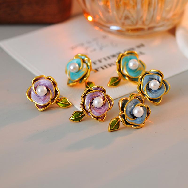 ピアス イヤリング レディース フレンチレトロ アートレトロ パール バラの花 植物モチーフ エレガント 高級感 多色 銅製 電気メッキ加工 紫 青 水色
