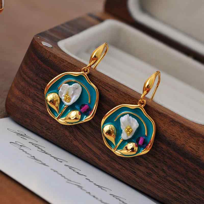 イヤリング ピアス レディース ヴィンテージ油絵風 アートデザイン レトロ 高級感 エナメル 電気メッキ加工 軽やか 上品 華やか 銅製 湖水色 ローズ 花柄 春夏 通勤 おしゃれ