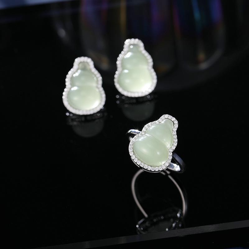 アクセサリー レディース 国風モダン 模造翡翠風 瓢箪 縁起物 個性的 高級感 ジルコニア スタッドピアス オープンリング 指輪 バングル ブレスレット セット