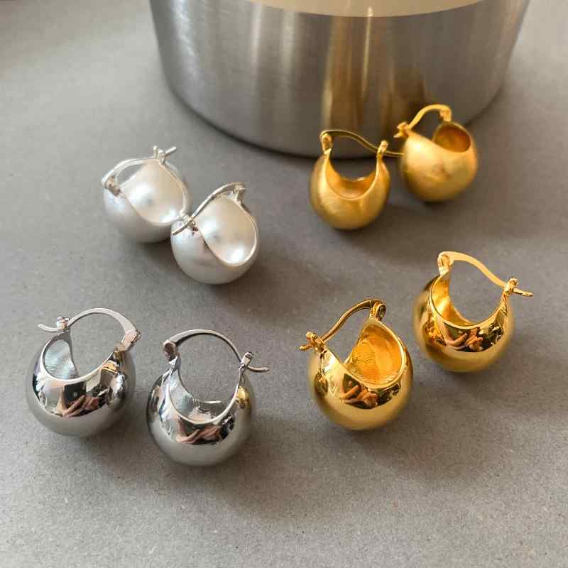 ピアス イヤリング レディース 女性用 軽やか 小ぶり 高級感 光沢 丸玉 フープ メタル ゴールド シルバー レトロ ヴィンテージ フレンチ デザイン おしゃれ 春夏