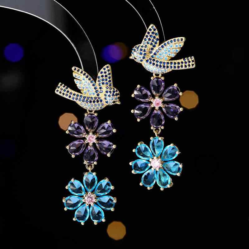 ピアス レディース 軽量感 高品質 銅製 ジルコニア キラキラ 大ぶり ロング 鳥モチーフ フラワー 上品 ..