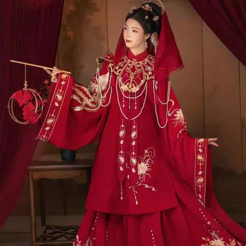 漢服 レディース 婚礼衣装 花嫁 結婚式 前撮り 記念撮影 イベント 明朝様式 スタンドカラー 斜め合わせ 豪華刺繍 鳳凰柄 馬面スカート 雲肩 大赤色 ポリエステル素材 リボン付き 上下セット