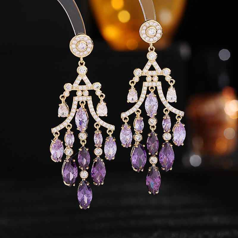 ・カテゴリ: ピアス・ピアス・対象: レディース・スタイル: 上品、ファッション通勤・形状: ドロップ・デザイン要素: フリンジ・素材: 銅・加工: ジルコニア埋め込み・ピアス針素材: S925シルバー・カラー展開: パープル、ブルー、グリーン、ホワイト、ピンク、イエロー、マルチカラー、レッド