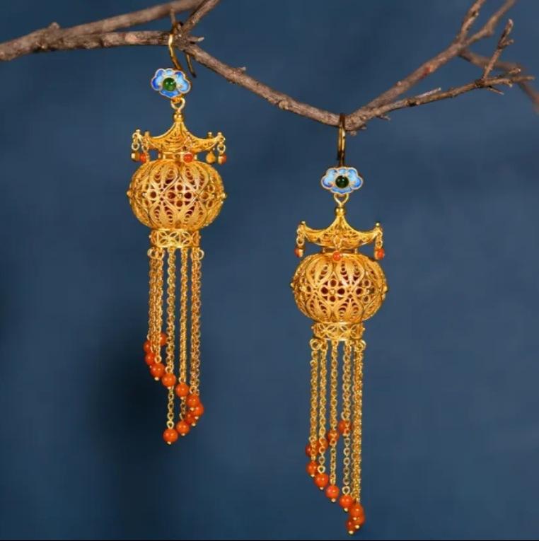 ピアス イヤリング レディース ジルコニア装飾 銅製 U字型 幾何学模様 中華風 レトロ アンティーク フィリグリー 宮廷ランタン 吉祥文様 ネオチャイニーズ 高級感 チャイナドレス 漢服 和装 イベント 普段使い