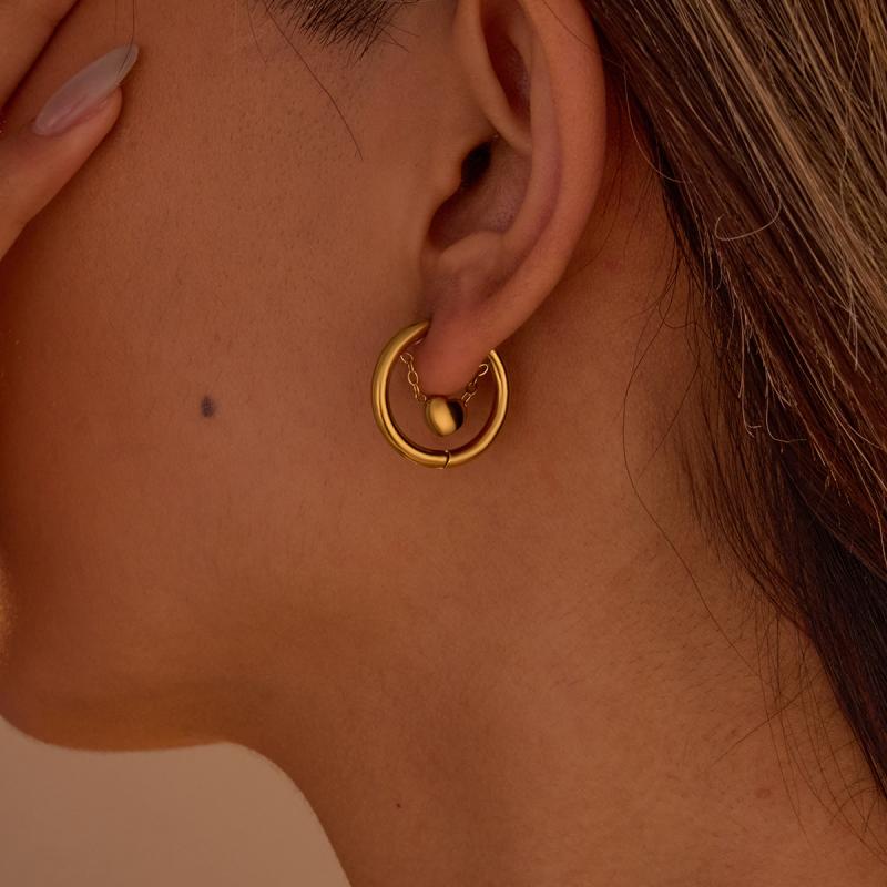 ピアス レディース ステンレス製 電気メッキ加工 18Kゴールドカラー ハート チェーン 個性的 デザイン ..