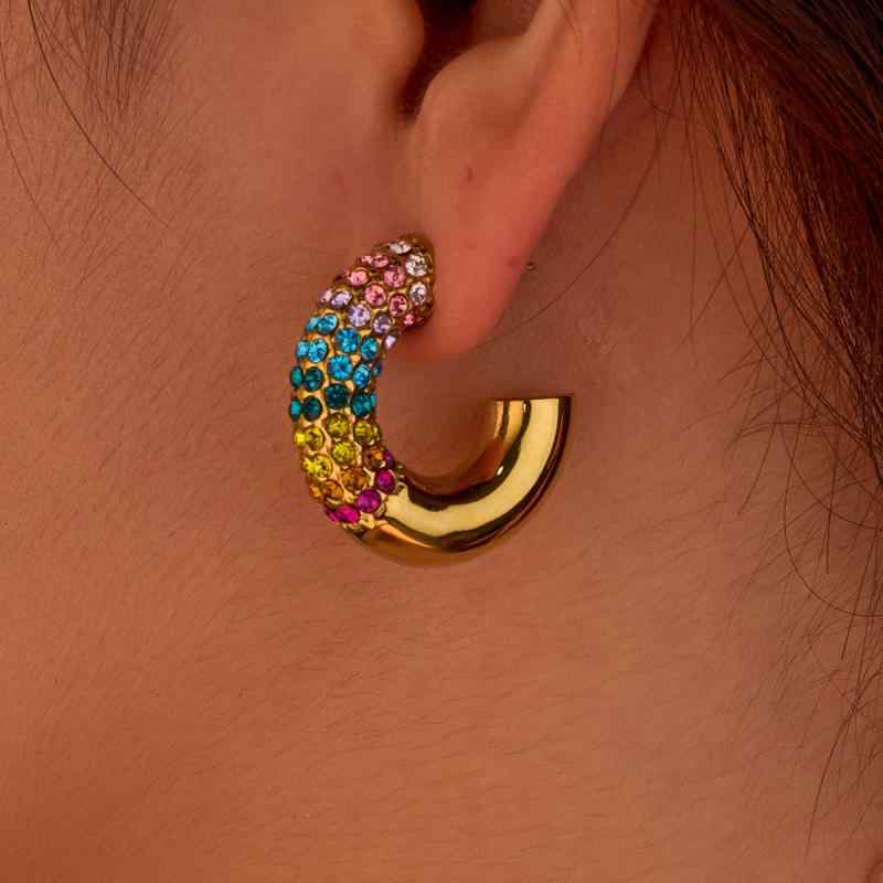 ピアス レディース ステンレス製 C型 フープピアス カラフル ジルコニア 18Kゴールドカラー 電気メッキ加工 高級感 多様性 オフィス カジュアル 通勤スタイル 普段使い