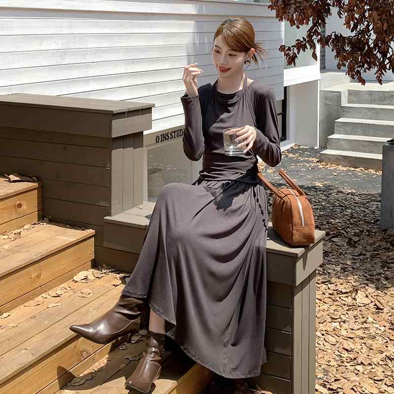 ワンピース レディース 秋冬 ホルターネック フェイクレイヤード 重ね着風 切り替え デザイン リボン ウエストマーク Aライン クルーネック 長袖 ロング丈 きれいめ 上品 エレガント 通勤 オフィス シンプル ポリエステル ブラック グレー カーキ