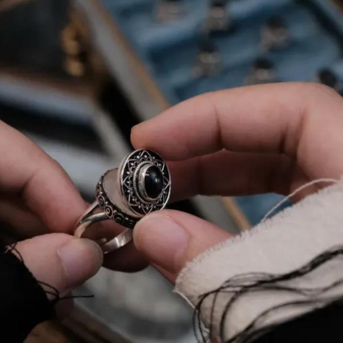 指輪 銅製 開閉式 秘密の収納 欧風 レトロ アンティーク調 ミステリアス エキゾチック 高見え フリーサ..