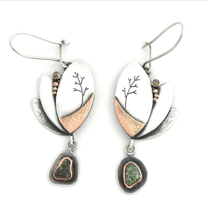 ドロップピアス レディース レトロ ヴィンテージ 蛇モチーフ 個性的なデザイン 合金製 電気メッキ加工 ..