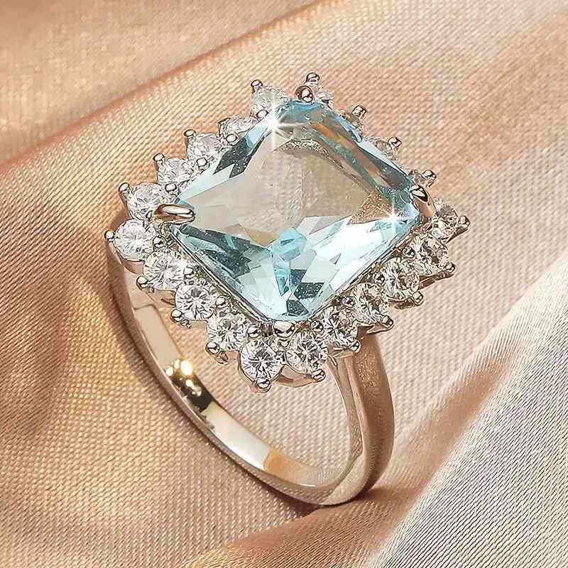 指輪 レディース 女性用 レトロ アンティーク 大ぶり ボリューム感 シンプル 個性的 ユニーク ファッション 通勤 オフィス カジュアル 普段使い お出かけ 合金製 電気メッキ加工 シルバー 銀色 リング